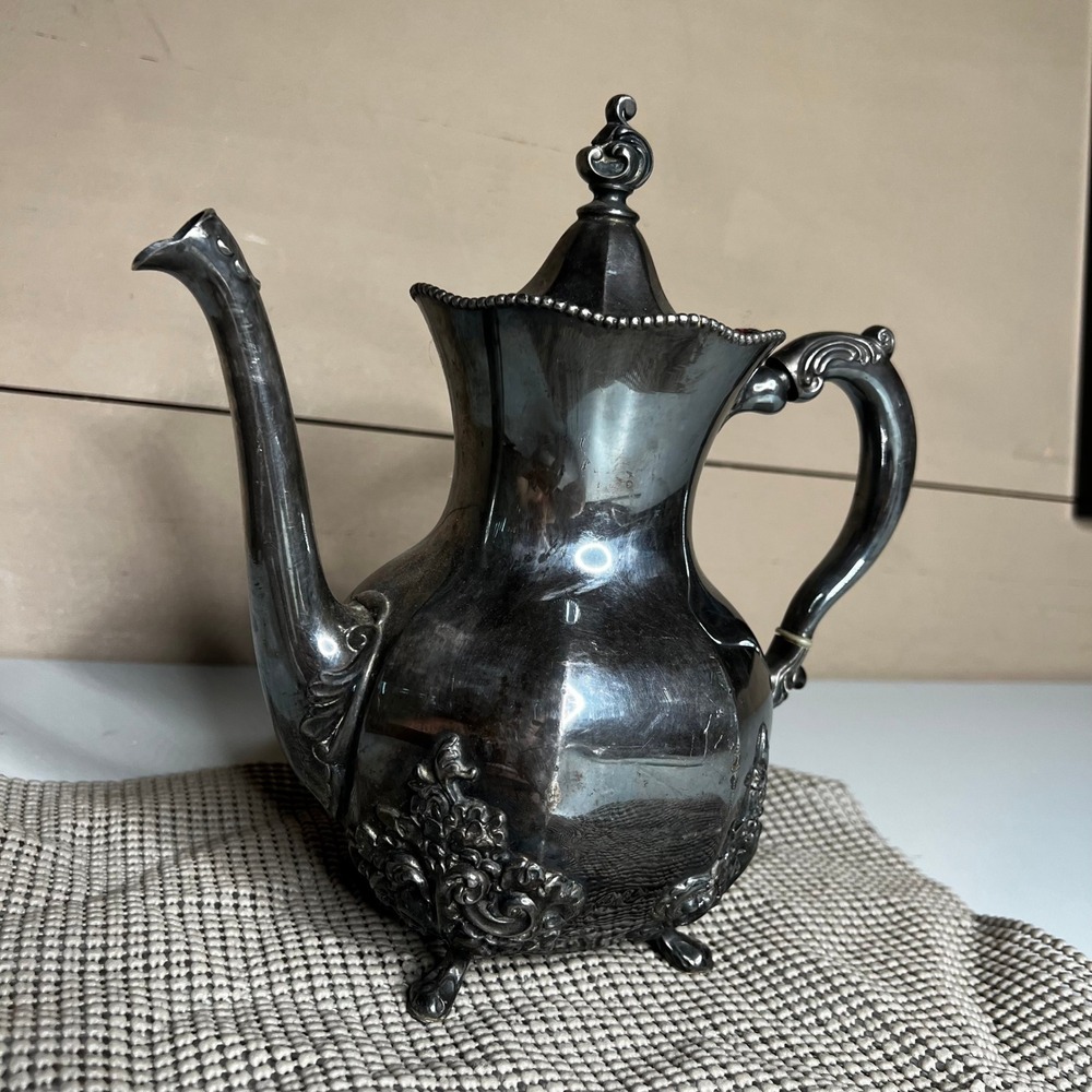 Wilcox Silver Plate Co Quadruple Plate Footed Coffee Tea Pot 5075 Victorian